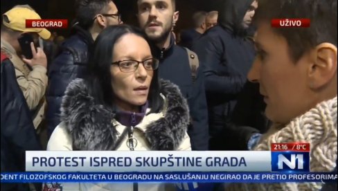 POTPUNO LUDILO U ĐILASOVIM REDOVIMA: Došla iz Kruševca da ruši Beograd?! POTPUNO LUDILO U ĐILASOVIM REDOVIMA: Došla iz Kruševca da ruši Beograd?!