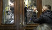 ВАЖНО ДА СЕ КЕСА ЛАЖИ ПРОСПЕ ПО СРБИЈИ Вучић о резолуцији ЕП: То су ноторне лажи ВАЖНО ДА СЕ КЕСА ЛАЖИ ПРОСПЕ ПО СРБИЈИ Вучић о резолуцији ЕП: То су ноторне лажи