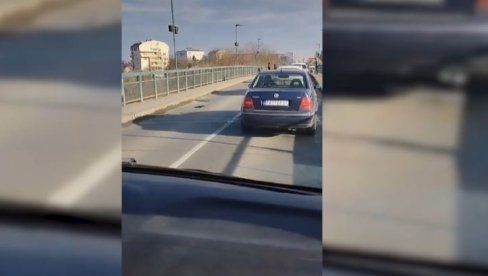 KOLONA NA PANČEVCU: Pogledajte i zašto (VIDEO) KOLONA NA PANČEVCU: Pogledajte i zašto (VIDEO)