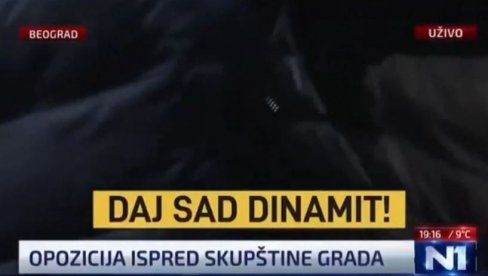DAJ SADA DINAMIT Užasni prizori sinoć pred Skupštinom grada - Zelenović i Aleksić huškali masu (VIDEO) DAJ SADA DINAMIT Užasni prizori sinoć pred Skupštinom grada - Zelenović i Aleksić huškali masu (VIDEO)