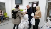 PAKETIĆI ZA BEBE: Opština Zvezdara ponovo obradovala roditelje i njihove mališane PAKETIĆI ZA BEBE: Opština Zvezdara ponovo obradovala roditelje i njihove mališane