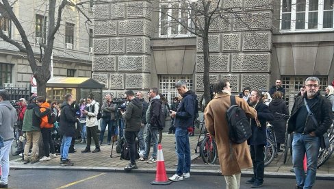 ZA STUDENTE NAJVAŽNIJE DA SE UĐE U FAZU NORMALIZACIJE Profesor Petrov o situaciji na fakultetima: Svi da pokažu odgovornost prema mladima ZA STUDENTE NAJVAŽNIJE DA SE UĐE U FAZU NORMALIZACIJE Profesor Petrov o situaciji na fakultetima: Svi da pokažu odgovornost prema mladima