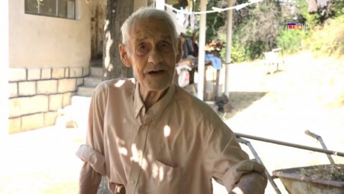 PROMENIO TRI VOJSKE I DVA BRAKA: Najstariji muškarac u Srbiji - Živan Popović (106) iz Latvice, živi sam u planini (FOTO) PROMENIO TRI VOJSKE I DVA BRAKA: Najstariji muškarac u Srbiji - Živan Popović (106) iz Latvice, živi sam u planini (FOTO)