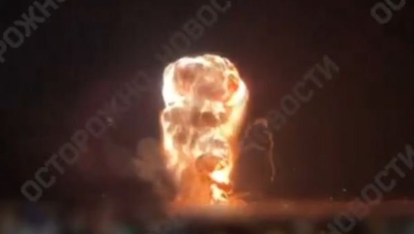 У НАПАДУ НА КРИМ ОШТЕЋЕН ДЕСАНТНИ БРОД Огласило се руско Министарство одбране: Оборена два украјинска авиона У НАПАДУ НА КРИМ ОШТЕЋЕН ДЕСАНТНИ БРОД Огласило се руско Министарство одбране: Оборена два украјинска авиона
