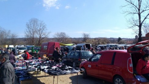 PREDNOST REDOVNIM PLATIŠAMA: Poziv za zakup mesta na buvljaku u Velikom Gradištu PREDNOST REDOVNIM PLATIŠAMA: Poziv za zakup mesta na buvljaku u Velikom Gradištu