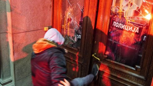 NOVOSTI OTKRIVAJU - RUSI UPOZORILI DA SE SPREMA MAJDAN: Ko su kreatori plana nasilne promene vlasti i kako su otkriveni NOVOSTI OTKRIVAJU - RUSI UPOZORILI DA SE SPREMA MAJDAN: Ko su kreatori plana nasilne promene vlasti i kako su otkriveni