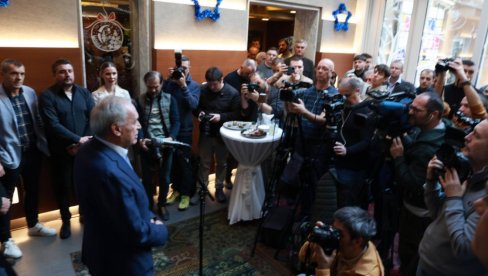 PARTIZAN PROSLAVIO PRVO MESTO: Vučelić čestitao stručnom štabu i igračima čelnu poziciju u Srbiji PARTIZAN PROSLAVIO PRVO MESTO: Vučelić čestitao stručnom štabu i igračima čelnu poziciju u Srbiji