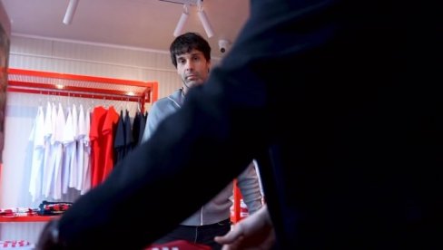 OVO SI ZABORAVIO! Kad Miloš Teodosić predstavi novo pojačanje KK Crvena zvezda - onda je to posebna priča (VIDEO) OVO SI ZABORAVIO! Kad Miloš Teodosić predstavi novo pojačanje KK Crvena zvezda - onda je to posebna priča (VIDEO)
