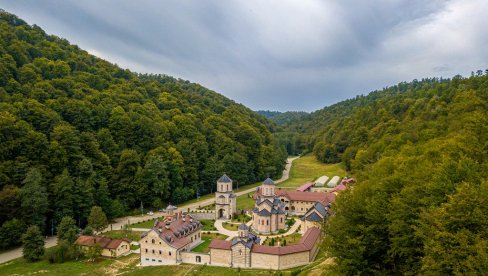 BRATSTVO MANASTIRA OSOVICA U REPUBLICI SRPSKOJ: Vaskrsli svetinju posle tri i po veka