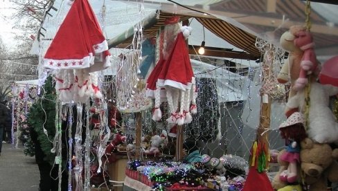 Novogodišnji i božićni bazar u gradskom parku Novogodišnji i božićni bazar u gradskom parku