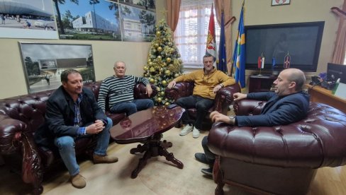 ТРЕЋИ НОВОГОДИШЊИ САЈАМ СПОРТА У БОЈНИКУ: Најмлађи су уживали ТРЕЋИ НОВОГОДИШЊИ САЈАМ СПОРТА У БОЈНИКУ: Најмлађи су уживали