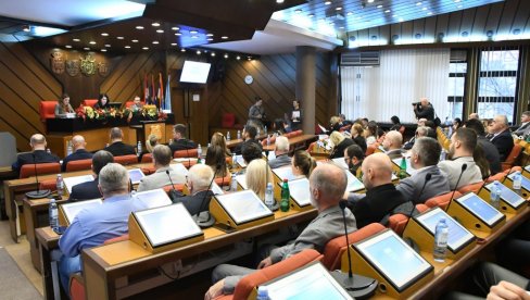 KORAK BLIŽE IZGRADNJI REGIONALNE DEPONIJE: Grad Novi Sad i sedam opština osnivaju preduzeće za upravljanje otpadom KORAK BLIŽE IZGRADNJI REGIONALNE DEPONIJE: Grad Novi Sad i sedam opština osnivaju preduzeće za upravljanje otpadom