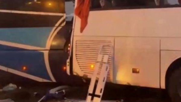 ТЕШКА САОБРАЋАЈНА НЕСРЕЋА У ТУРСКОЈ: Најмање 11 погинулих, више од 50 повређених ТЕШКА САОБРАЋАЈНА НЕСРЕЋА У ТУРСКОЈ: Најмање 11 погинулих, више од 50 повређених