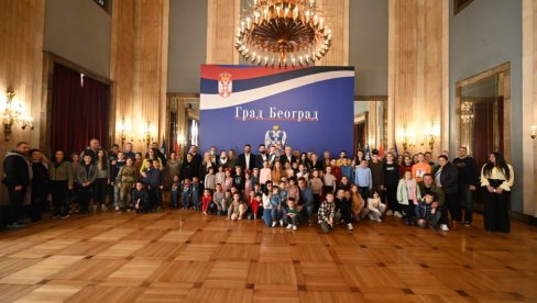 NE POSTOJI LEPŠI MOMENAT: Šapić dodelio finansijsku pomoć Grada Beograda roditeljima trojki, četvorki i duplih blizanaca NE POSTOJI LEPŠI MOMENAT: Šapić dodelio finansijsku pomoć Grada Beograda roditeljima trojki, četvorki i duplih blizanaca