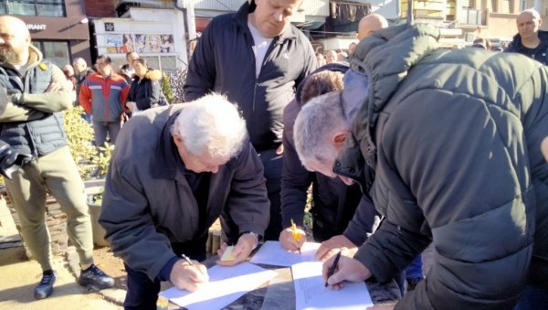 ПОЗВАНИ НА САСЛУШАЊЕ И НАПЛАЋЕНА ИМ КАЗНА: Привредници са севера КиМ завршили у полицијској станици ПОЗВАНИ НА САСЛУШАЊЕ И НАПЛАЋЕНА ИМ КАЗНА: Привредници са севера КиМ завршили у полицијској станици