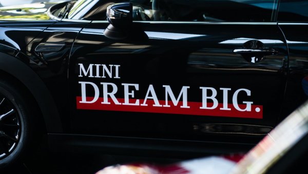 MINI DREAM BIG - Ангелина Топић и Адриана Вилагош MINI DREAM BIG - Ангелина Топић и Адриана Вилагош