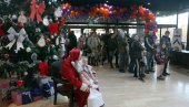 PRAZNIČNE RADOSTI: Počela podela novogodišnjih paketića smederevskim mališanima (FOTO) PRAZNIČNE RADOSTI: Počela podela novogodišnjih paketića smederevskim mališanima (FOTO)