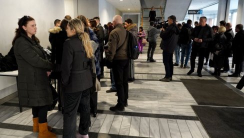 KOSTIN OTAC DANAS U SUDU: Nastavak suđenja Kecmanovićima po tužbi porodice Dukić KOSTIN OTAC DANAS U SUDU: Nastavak suđenja Kecmanovićima po tužbi porodice Dukić