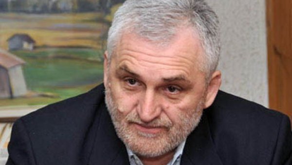 СПОРАН ТРЕЋИ МАНДАТ? Реаговање на поновни избор Новице Ђурића за председника удружења књижевника Црне Горе СПОРАН ТРЕЋИ МАНДАТ? Реаговање на поновни избор Новице Ђурића за председника удружења књижевника Црне Горе