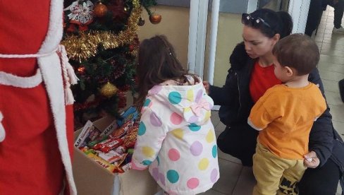 ДАРОВИ МАЛИМ ПАЦИЈЕНТИМА: Хуманитарна акција КАФ Краљевске круне ДАРОВИ МАЛИМ ПАЦИЈЕНТИМА: Хуманитарна акција КАФ Краљевске круне