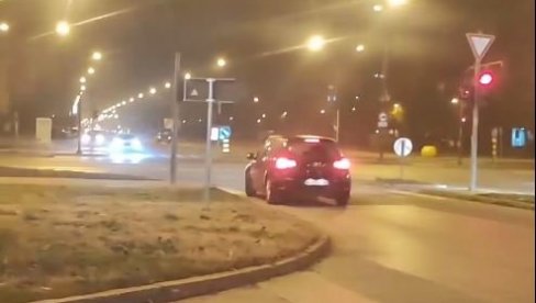 NEZNANJE ILI BEZOBRAZLUK? Potez vozača iz Novog Sada u vreme prazničnih gužvi razbesneo mnoge (VIDEO)