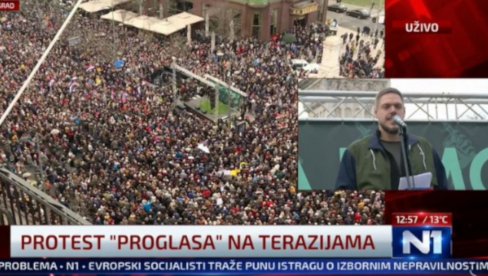 OPOZICIJA DOTAKLA DNO: Predstavnik Miloša Jovanovića govori na skupu na kom se vijori zastava euromajdana (FOTO) OPOZICIJA DOTAKLA DNO: Predstavnik Miloša Jovanovića govori na skupu na kom se vijori zastava euromajdana (FOTO)