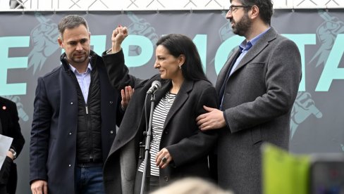 ТВРДЕ ДА ЈЕ БИЛО КРАЂЕ, А НИСУ ИЗНЕЛИ НИКАКВЕ ДОКАЗЕ: Опозиција моли људе да им доставе материјале како би имали чиме да протестују ТВРДЕ ДА ЈЕ БИЛО КРАЂЕ, А НИСУ ИЗНЕЛИ НИКАКВЕ ДОКАЗЕ: Опозиција моли људе да им доставе материјале како би имали чиме да протестују