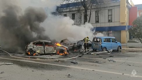 ВСУ ГАЂАО ЦИВИЛЕ ЗАБРАЊЕНОМ КАСЕТНОМ МУНИЦИЈОМ - УКРАЈИНУ ЧЕКА СТРАШНА ОДМАЗДА: У нападу на Белгород страдало 14, рањено 100 људи (ВИДЕО) ВСУ ГАЂАО ЦИВИЛЕ ЗАБРАЊЕНОМ КАСЕТНОМ МУНИЦИЈОМ - УКРАЈИНУ ЧЕКА СТРАШНА ОДМАЗДА: У нападу на Белгород страдало 14, рањено 100 људи (ВИДЕО)