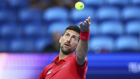 ĐOKOVIĆ POKAZAO MOĆ: Novak razbio Kineza i doneo prednost Srbiji ĐOKOVIĆ POKAZAO MOĆ: Novak razbio Kineza i doneo prednost Srbiji