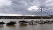 ДУНАВ СЕ ИЗЛИО КОД НОВОГ САДА: Поплављено насеље Камењар, Штранд под водом (ФОТО/ВИДЕО) ДУНАВ СЕ ИЗЛИО КОД НОВОГ САДА: Поплављено насеље Камењар, Штранд под водом (ФОТО/ВИДЕО)
