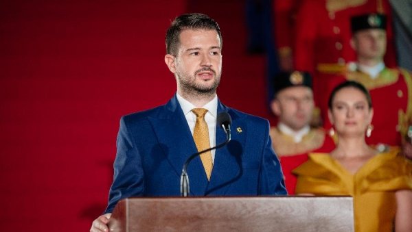 ЈАКОВ НЕ СЛАВИ СРПСКУ: Председник Црне Горе шокирао Србе у овој држави ЈАКОВ НЕ СЛАВИ СРПСКУ: Председник Црне Горе шокирао Србе у овој држави