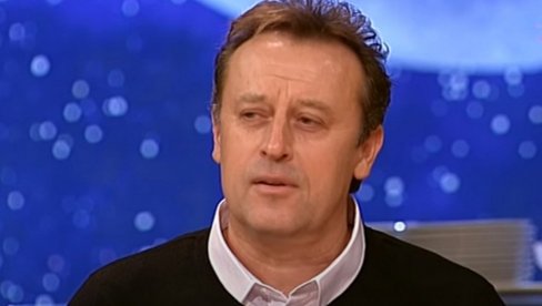 SREBRNE CIPELE, SVE ŠLJAŠTI: Bobanov stajling za doček NG u Nišu je hit: Šta je ovo, idu mi suze od smeha (FOTO) SREBRNE CIPELE, SVE ŠLJAŠTI: Bobanov stajling za doček NG u Nišu je hit: Šta je ovo, idu mi suze od smeha (FOTO)