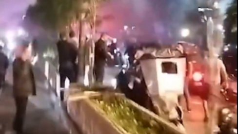 DELOVI TELA LEŽE RASUTI PO ULICAMA: Prvi snimci eksplozije u Bejrutu u kojoj je navodno ubijen lider Hamasa (VIDEO) DELOVI TELA LEŽE RASUTI PO ULICAMA: Prvi snimci eksplozije u Bejrutu u kojoj je navodno ubijen lider Hamasa (VIDEO)