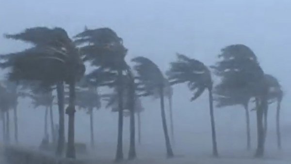 ГРАДОВИ ПОД ВОДОМ, САОБРАЋАЈ БЛОКИРАН: Олуја Хенк носила све пред собом, снимци страшних призора довољно говоре (ФОТО/ВИДЕО) ГРАДОВИ ПОД ВОДОМ, САОБРАЋАЈ БЛОКИРАН: Олуја Хенк носила све пред собом, снимци страшних призора довољно говоре (ФОТО/ВИДЕО)