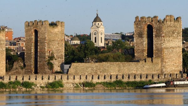 ТРОФЕЈ СМЕДЕРЕВСКЕ ТВРЂАВЕ: Прва пливачка трка на Дунаву 14. јула у Смедереву ТРОФЕЈ СМЕДЕРЕВСКЕ ТВРЂАВЕ: Прва пливачка трка на Дунаву 14. јула у Смедереву