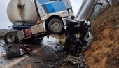 ОБАВЕШТЕЊЕ ЗА ВОЗАЧЕ: Успорен саобраћај на путу Чачак-Пожега због саобраћајне несреће ОБАВЕШТЕЊЕ ЗА ВОЗАЧЕ: Успорен саобраћај на путу Чачак-Пожега због саобраћајне несреће