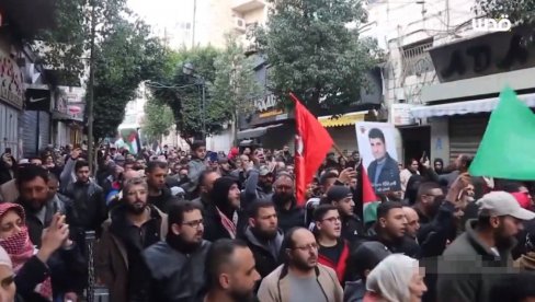 PALESTINA SE DIGLA NA NOGE: Hiljade ljudi u znak protesta zbog ubistva Saleha el Arurija u Bejrutu (VIDEO) PALESTINA SE DIGLA NA NOGE: Hiljade ljudi u znak protesta zbog ubistva Saleha el Arurija u Bejrutu (VIDEO)