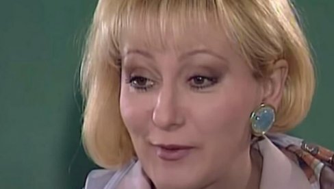 SEĆATE LI SE UČITELJICE IZ SREĆNIH LJUDI? Gde je i kako izgleda tri decenije kasnije - Pamtimo je po rečenici Deco, ovo nije smešno (FOTO) SEĆATE LI SE UČITELJICE IZ SREĆNIH LJUDI? Gde je i kako izgleda tri decenije kasnije - Pamtimo je po rečenici Deco, ovo nije smešno (FOTO)