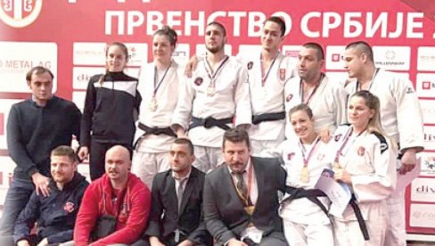 ДЕЦЕНИЈА ПРОТКАНА ДРУЖЕЊЕМ И УСПЕСИМА: Новосадски Џудо и самбо клуб Борац недавно обележио десет година постојања ДЕЦЕНИЈА ПРОТКАНА ДРУЖЕЊЕМ И УСПЕСИМА: Новосадски Џудо и самбо клуб Борац недавно обележио десет година постојања