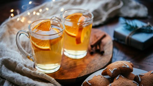 KAKO DA NAPRAVITE BELO KUVANO VINO: Simfonija ukusa za uživanje sa najdražima KAKO DA NAPRAVITE BELO KUVANO VINO: Simfonija ukusa za uživanje sa najdražima