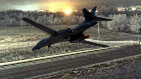 SRUŠIO SE AMERIČKI BOMBARDER U JUŽNOJ DAKOTI: U avionu bila četiri člana posade, poznato u kakvom su stanju SRUŠIO SE AMERIČKI BOMBARDER U JUŽNOJ DAKOTI: U avionu bila četiri člana posade, poznato u kakvom su stanju