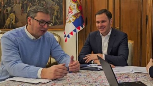 MALI ODGOVORIO VUČIĆU: Trebalo je da naučim da kod predsednika nema odmora čak ni za vreme praznika (VIDEO) MALI ODGOVORIO VUČIĆU: Trebalo je da naučim da kod predsednika nema odmora čak ni za vreme praznika (VIDEO)