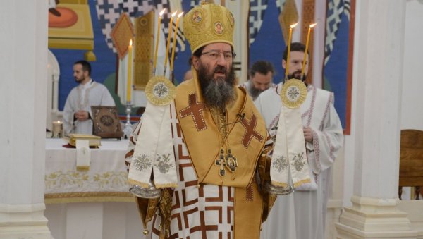 ПРАЗНИК МИРА, ЉУБАВИ, СЛОГЕ И САБОРНОСТИ: Божићна честитка епископа жичког Јустина ПРАЗНИК МИРА, ЉУБАВИ, СЛОГЕ И САБОРНОСТИ: Божићна честитка епископа жичког Јустина