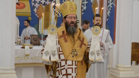 PRAZNIK MIRA, LJUBAVI, SLOGE I SABORNOSTI: Božićna čestitka episkopa žičkog Justina PRAZNIK MIRA, LJUBAVI, SLOGE I SABORNOSTI: Božićna čestitka episkopa žičkog Justina