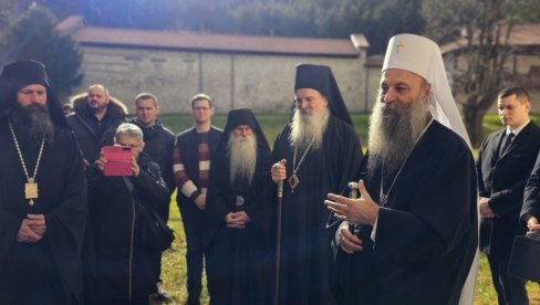 PATRIJARH PORFIRIJE U DEČANIMA: Ne brani se ni mir, ni sloga, ni ljubav, ni Kosovo na Jutjubu i Tviteru PATRIJARH PORFIRIJE U DEČANIMA: Ne brani se ni mir, ni sloga, ni ljubav, ni Kosovo na Jutjubu i Tviteru