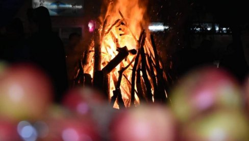 TRADICIONALNO PALJENJE BADNJAKA: U centru Futoga na Badnje veče, 6. januara u 18 časova TRADICIONALNO PALJENJE BADNJAKA: U centru Futoga na Badnje veče, 6. januara u 18 časova