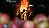 ТРАДИЦИОНАЛНО ПАЉЕЊЕ БАДЊАКА: У центру Футога на Бадње вече, 6. јануара у 18 часова ТРАДИЦИОНАЛНО ПАЉЕЊЕ БАДЊАКА: У центру Футога на Бадње вече, 6. јануара у 18 часова