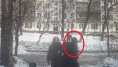 (UZNEMIRUĆI VIDEO) Lopov oteo torbu iz ruku penzionerke, pare potrošio na alkohol (UZNEMIRUĆI VIDEO) Lopov oteo torbu iz ruku penzionerke, pare potrošio na alkohol