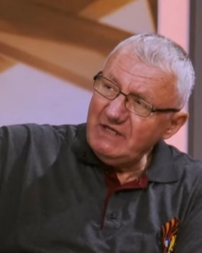 ХТЕЛИ ДА ГА НЕУТРАЛИШУ: Шешељ одбио уносну понуду