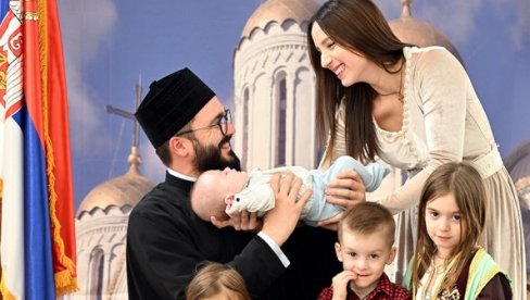 ВЕСЕЛИ СЕ, СРПСКИ РОДЕ Новости са Црногорчевићима, супружницима Иваном и Даницом: Очувајмо три носећа стуба брака и породице (ВИДЕО) ВЕСЕЛИ СЕ, СРПСКИ РОДЕ Новости са Црногорчевићима, супружницима Иваном и Даницом: Очувајмо три носећа стуба брака и породице (ВИДЕО)